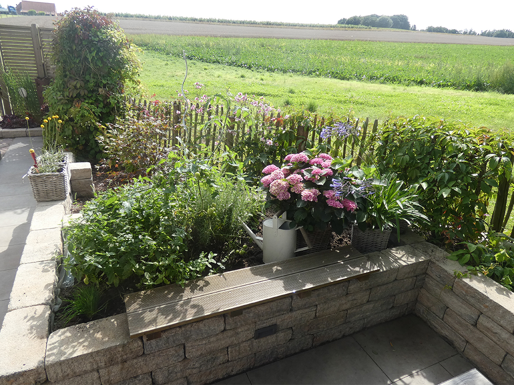 pflanzarbeiten-_0000s_0005_3