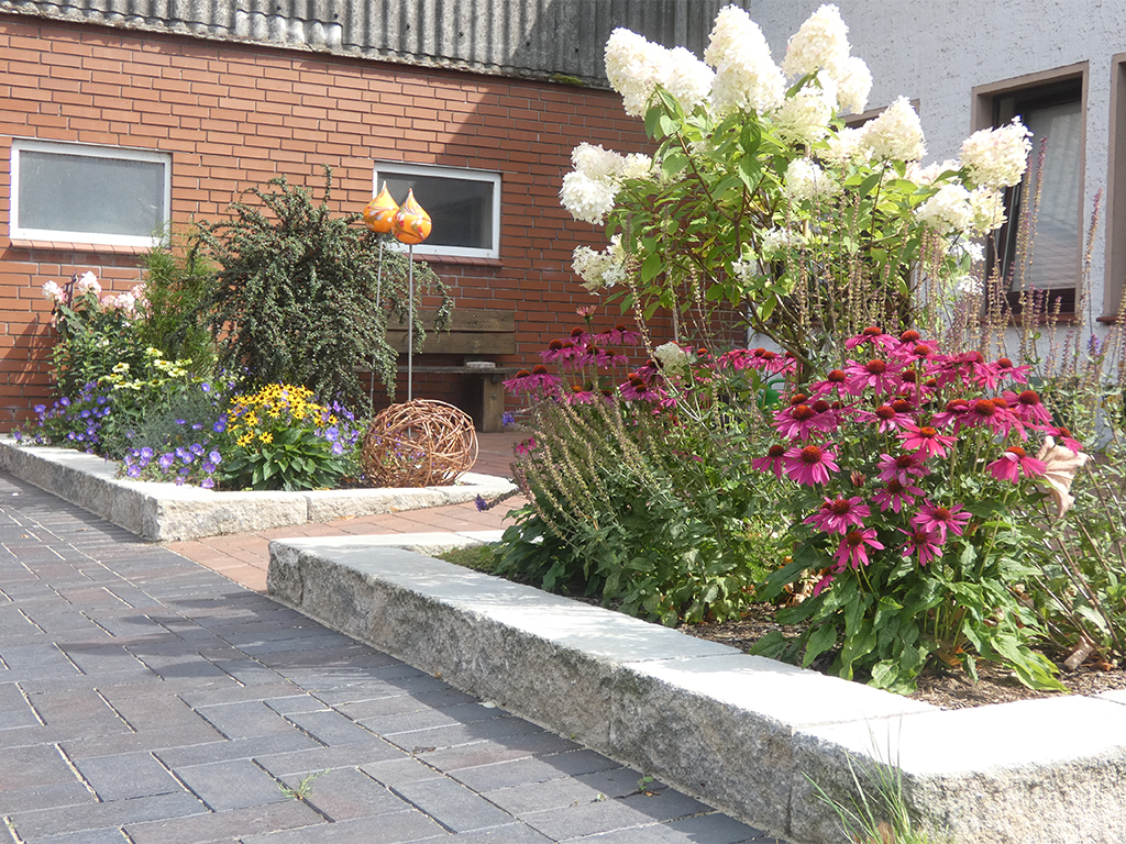 pflanzarbeiten-_0000s_0007_1